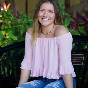 Meet your Posher, Olivia